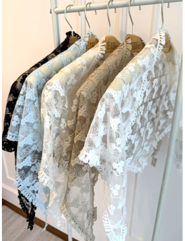 Koronkowa chustka trójkątna