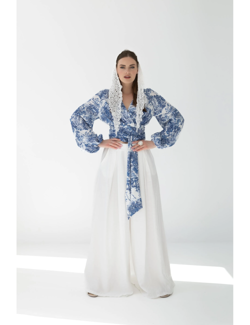 Spodnie białe szerokie z paskiem skórzanym