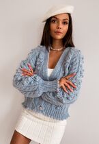 Sweter z biżuteryjnymi guzikami BABY BLUE 5