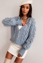 Sweter z biżuteryjnymi guzikami BABY BLUE 7